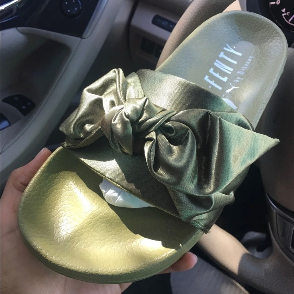 PUMA Bow slippers